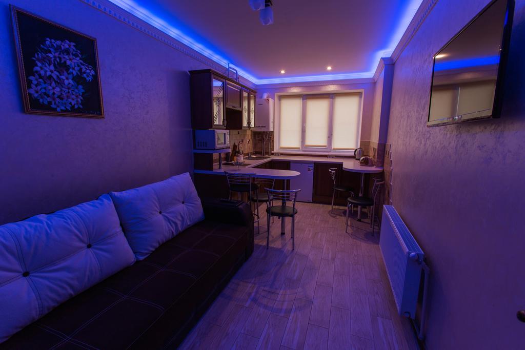 Modern Apartment On Akademika Sakharova 27A 伊万诺-弗兰科夫斯克 外观 照片