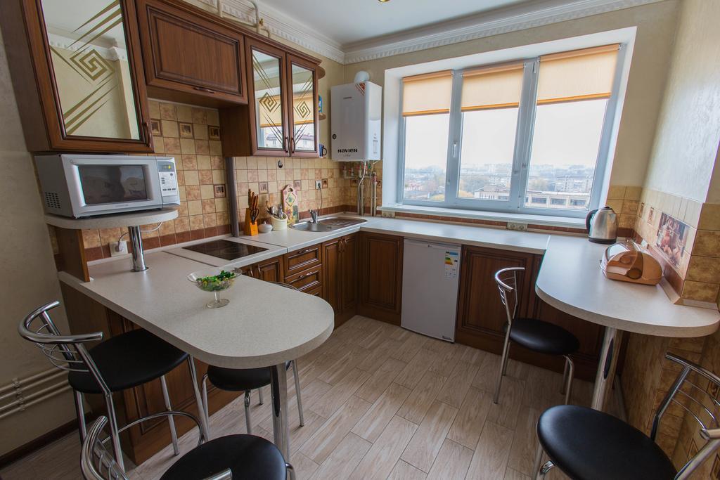 Modern Apartment On Akademika Sakharova 27A 伊万诺-弗兰科夫斯克 外观 照片