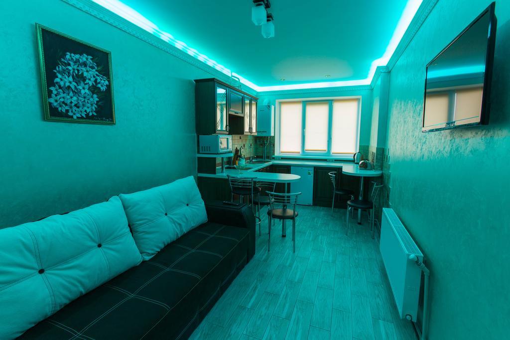 Modern Apartment On Akademika Sakharova 27A 伊万诺-弗兰科夫斯克 外观 照片